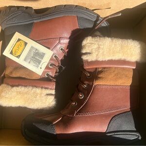 UGG Worchester kids boots size 13